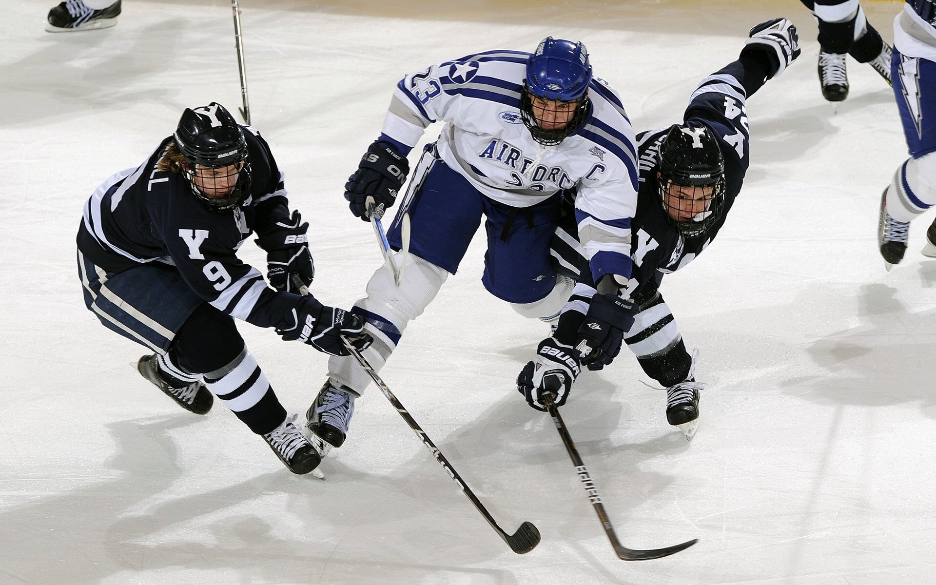 红魔风暴席卷维罗德洛姆，莱万式锋霸点燃欧战之夜